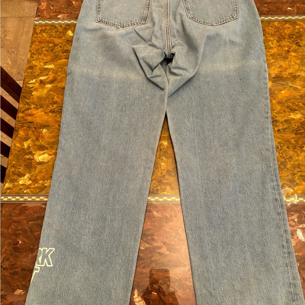 Modern jeans. - Picture 2 of 9